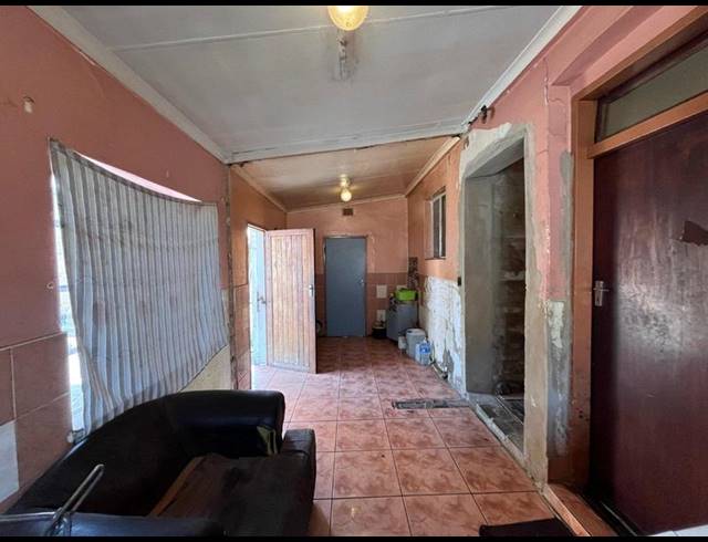 8 BEDROOM HOUSE FOR SALE IN ROSETTENVILLE